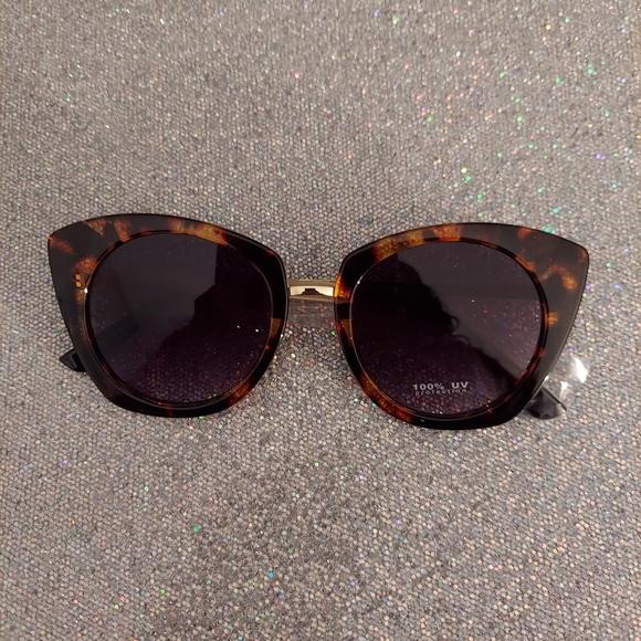 Torrid Cat eye Smoke Lens Sunglasses - Picture 2 of 7